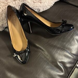 Talbots Black Heels with Glossy Finish and Bow Detail